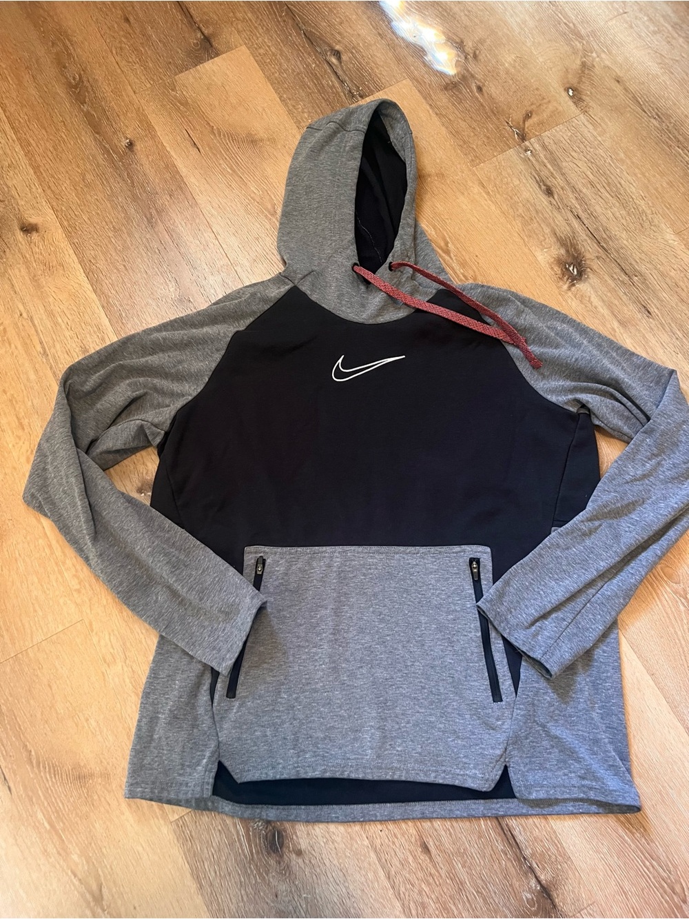 Nike Men’s Therma Fit Large Black and Gray Pullover Hoodie